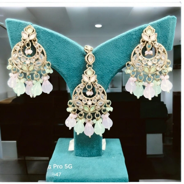 MAANG TIKA WITH EARRINGS (51)