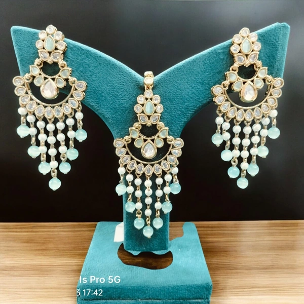 MAANG TIKA WITH EARRINGS (53)