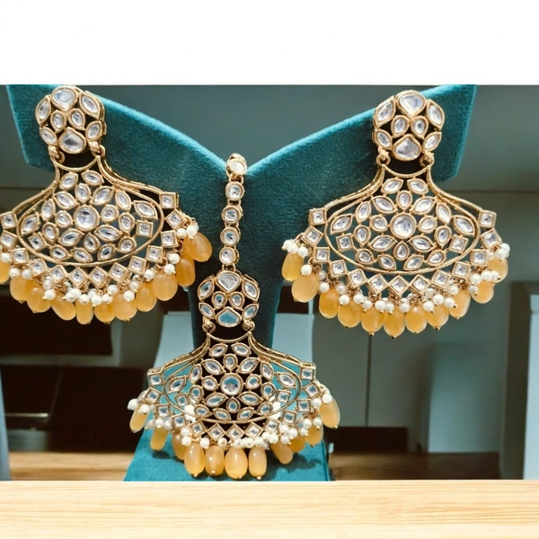 MAANG TIKA WITH EARRINGS (6)