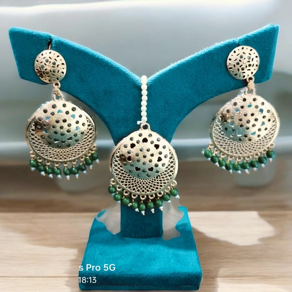 MAANG TIKA WITH EARRINGS (65)