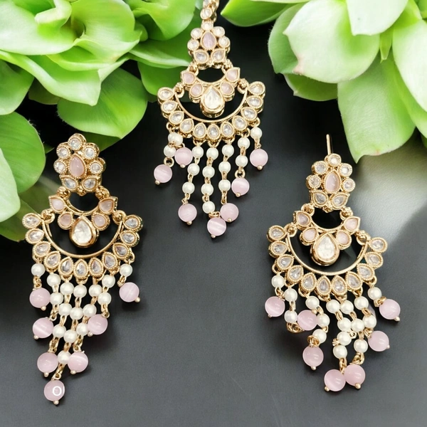 MAANG TIKA WITH EARRINGS (67)