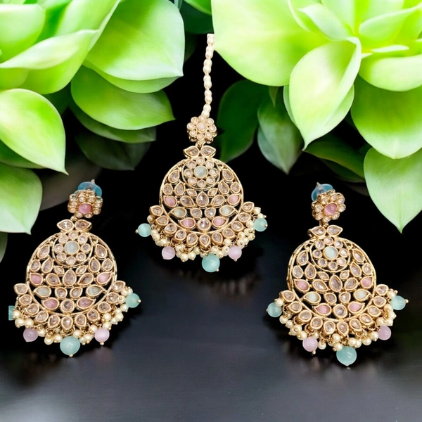 MAANG TIKA WITH EARRINGS (69)