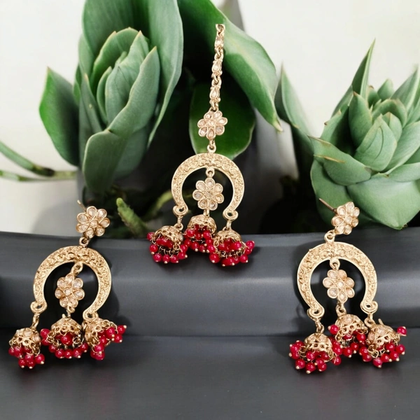 MAANG TIKA WITH EARRINGS (72)