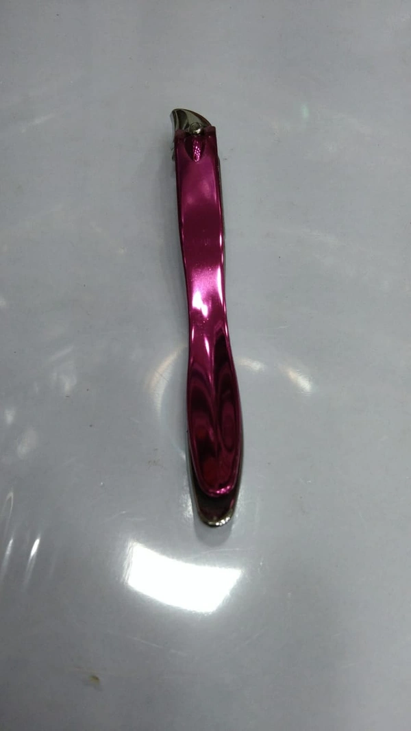 NAILCUTTER 18