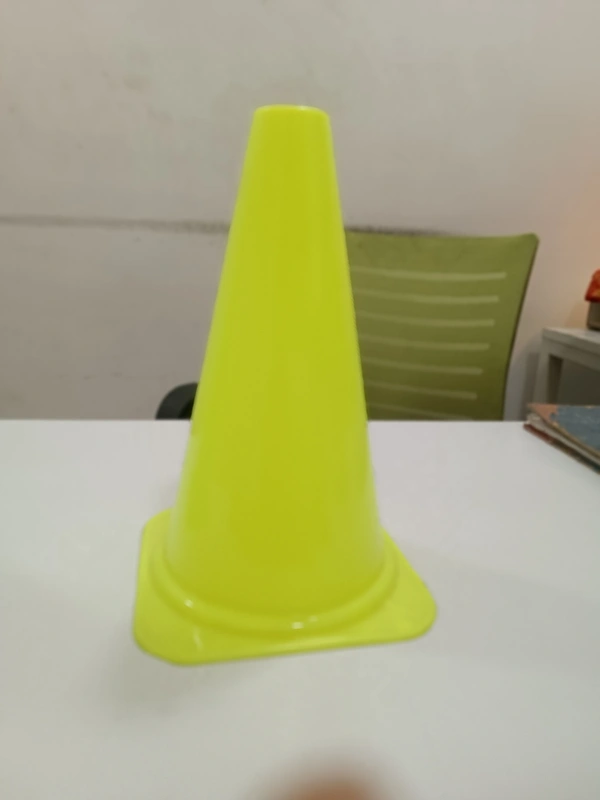 PLASTIC CONE 9