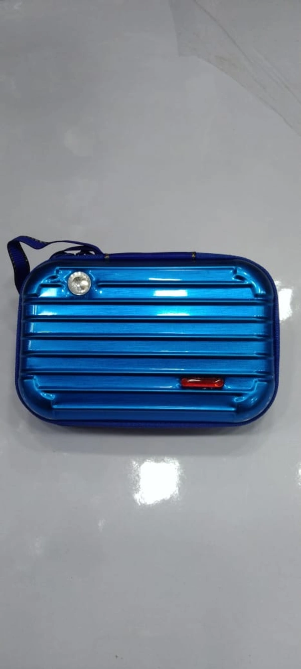 PROTECTIVE CASE 3