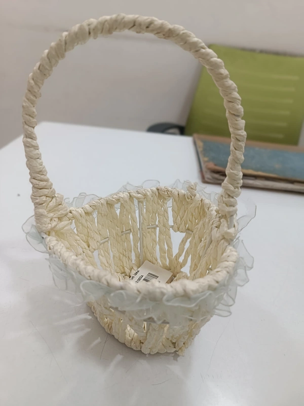 WICKER BASKET 16
