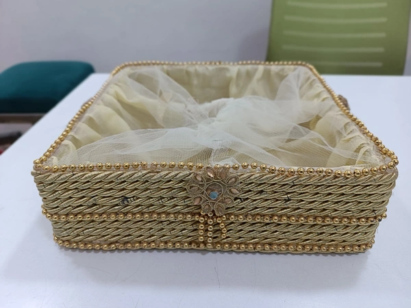 WICKER BASKET 26
