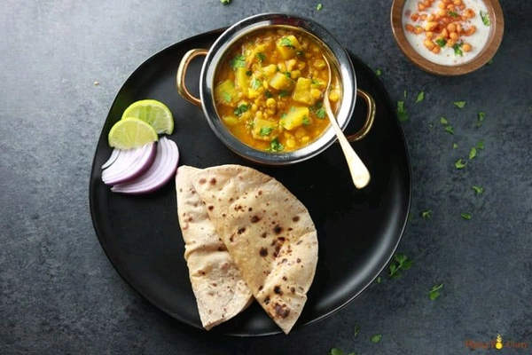 Roti With Potato Curry - 2piece