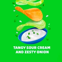 Pringles Sour Cream & Onion Potato Chips - 134 g 141 g