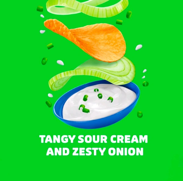 Pringles Sour Cream & Onion Potato Chips - 134 g 141 g