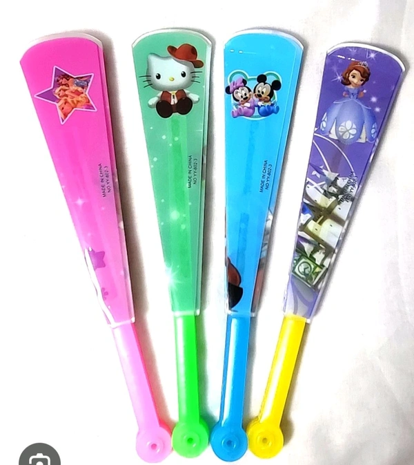 Plastic Kids  Fan