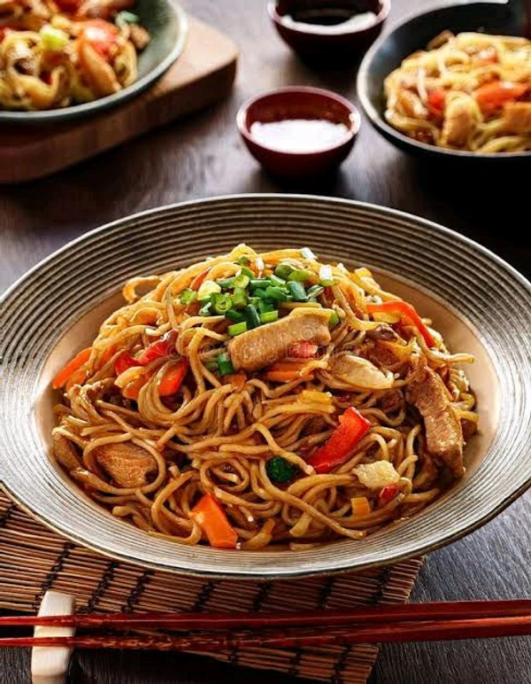 CHICKEN CHAWMIN🌶️ (HALF PLATE)