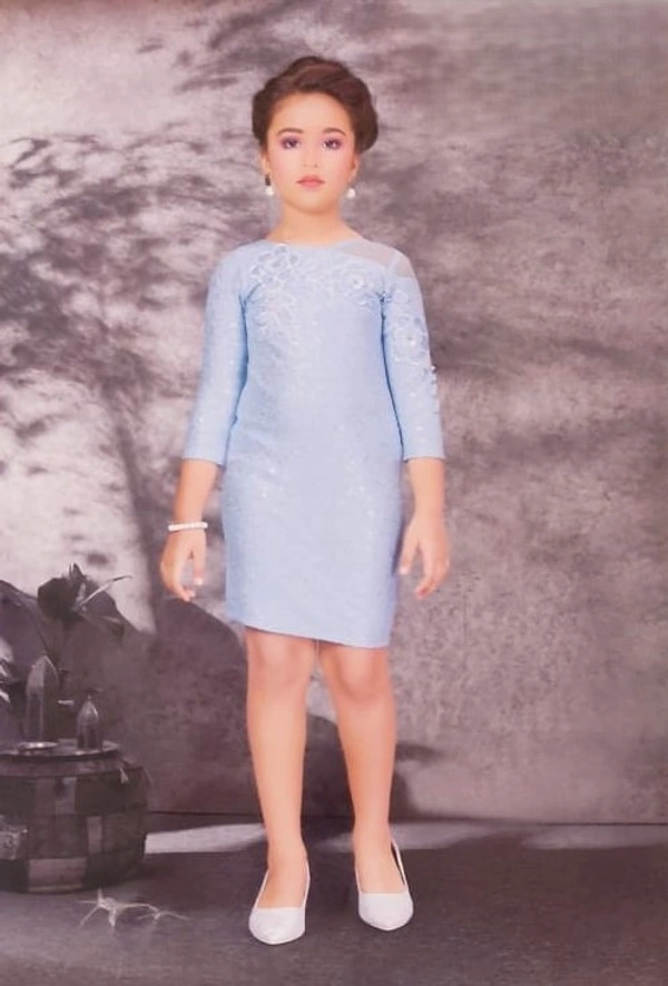 DRESS - 34 (11-12 YEARS)