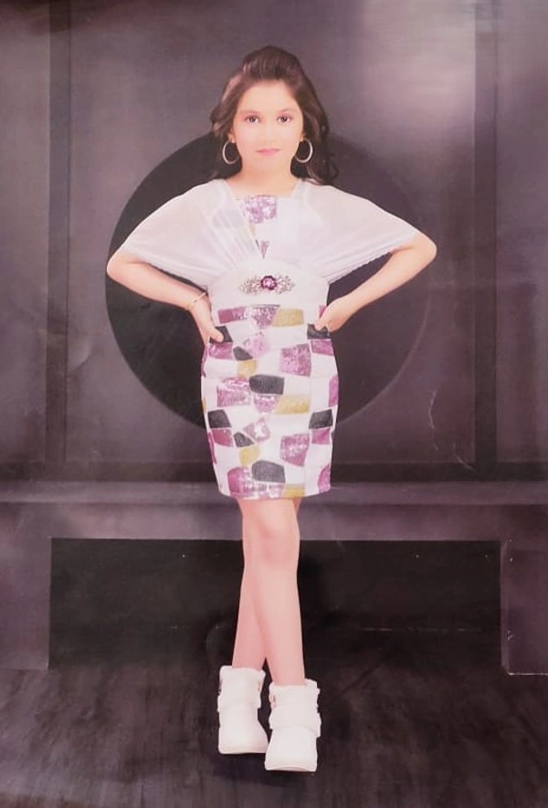 DRESS - 34 (11-12 YEARS)