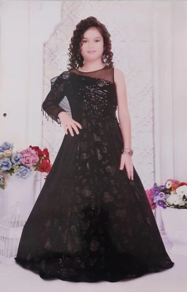 GOWN - 28 (6-7 YEARS)