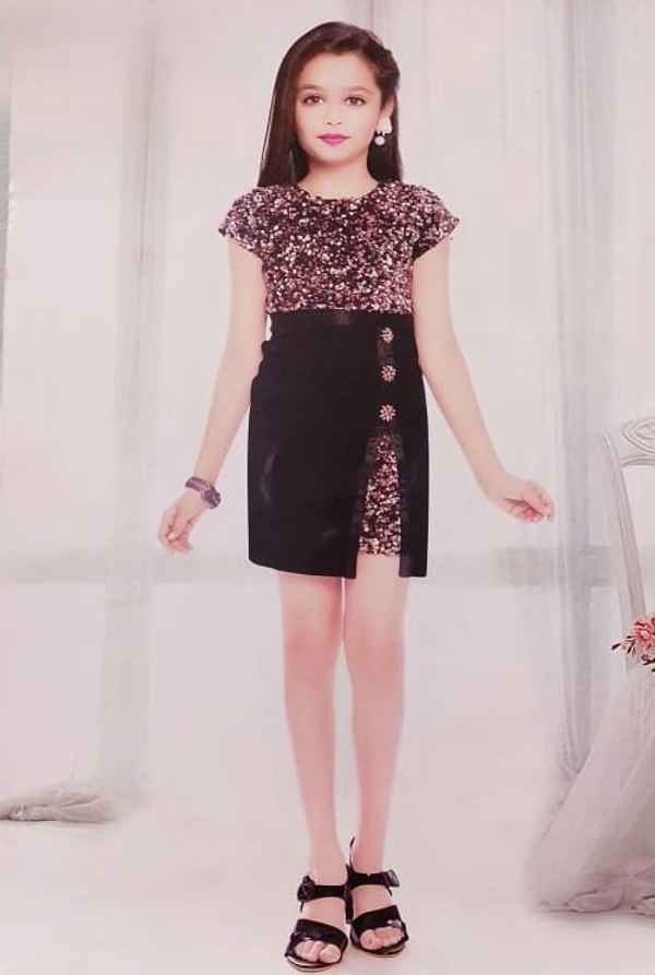 DRESS - 34 (11-12 YEARS)