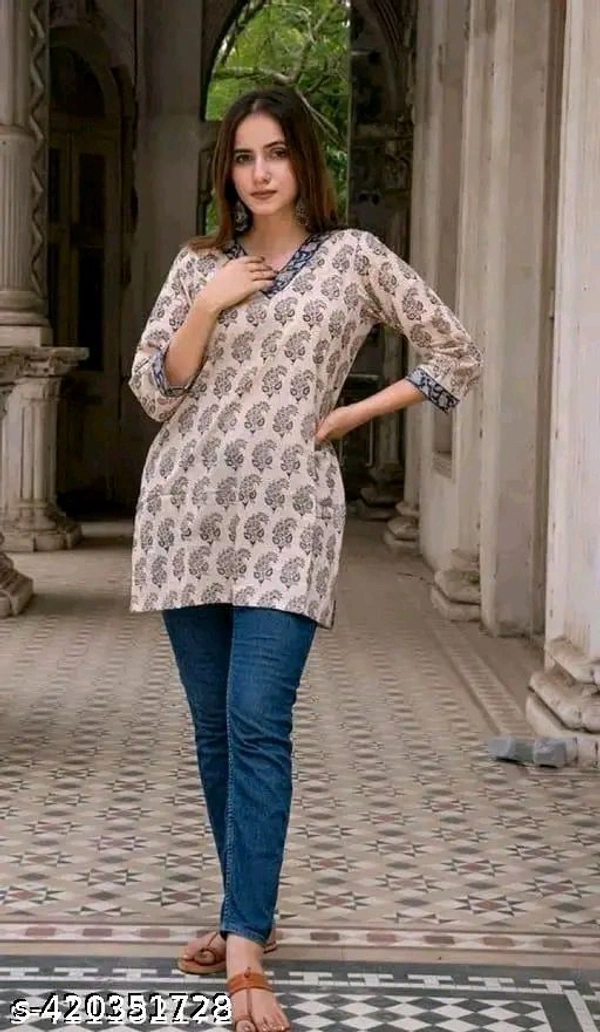 Trendy Tops & Tunics - Peach, S