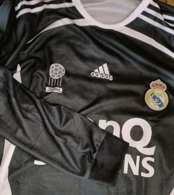 REAL MADRID BLACK JERSEY FULL SLEEVES BECKHAM - Black, M