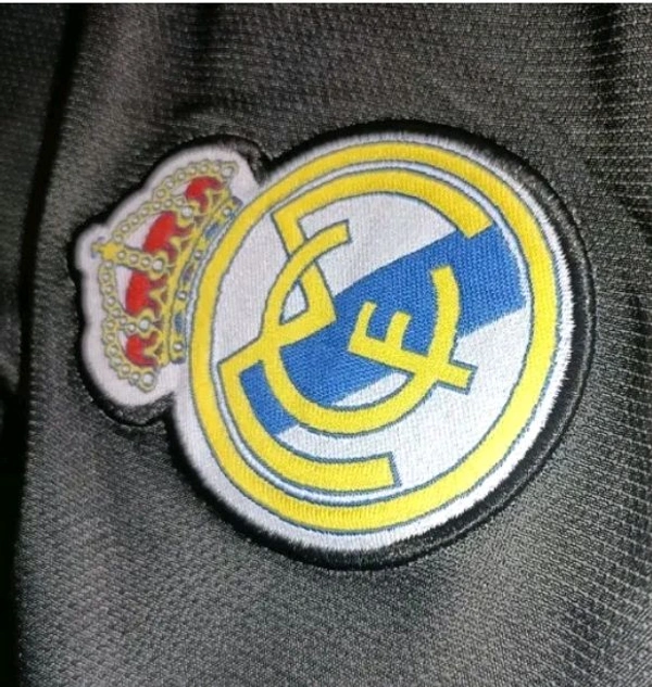 REAL MADRID BLACK JERSEY FULL SLEEVES BECKHAM - Black, M