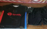 BARCELONA BLACK JERSEY 24/25 WITH SHORTS - Black, 7-8