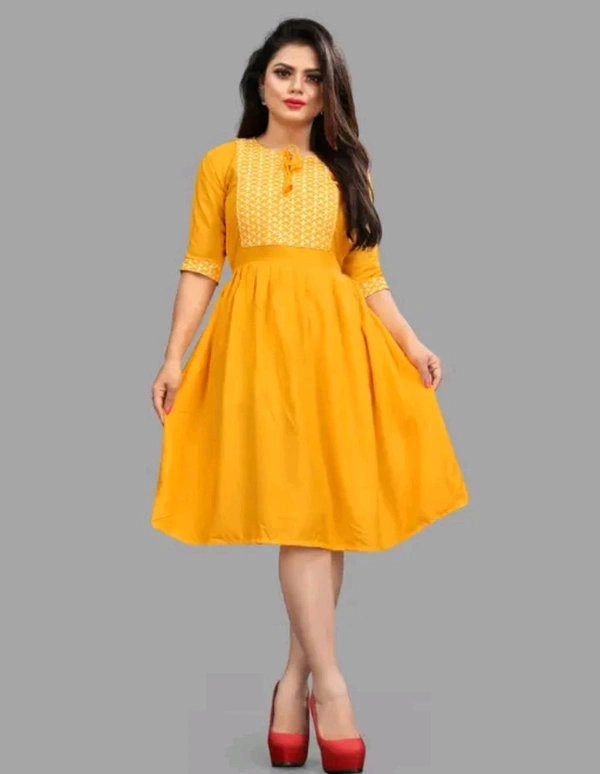 Womsn Frock Girl Cloth Cotton Froq western dress for women
Name: western dress for women
Fabric: Viscose Rayon
Sleeve Length: Three-Quarter Sleeves
Pattern: Embroidered
Net Quantity (N): 1
Sizes:
S, M, L, XL, XXL
A good quality dress for women. It will give them a classy and comfort look.This is designed as per the latest trends to keep you in sync with high fashion    - Xl