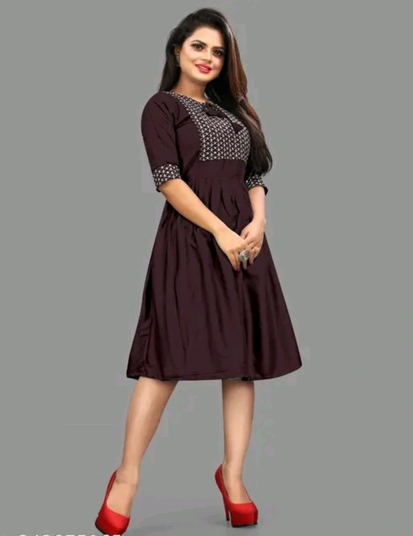 Womsn Frock Girl Cloth Cotton Froq western dress for women
Name: western dress for women
Fabric: Viscose Rayon
Sleeve Length: Three-Quarter Sleeves
Pattern: Embroidered
Net Quantity (N): 1
Sizes:
S, M, L, XL, XXL
A good quality dress for women. It will give them a classy and comfort look.This is designed as per the latest trends to keep you in sync with high fashion    - Xl