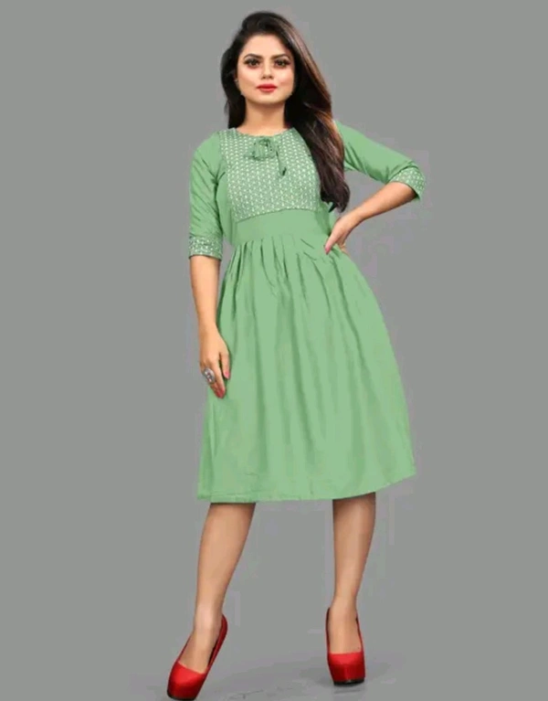 Womsn Frock Girl Cloth Cotton Froq western dress for women
Name: western dress for women
Fabric: Viscose Rayon
Sleeve Length: Three-Quarter Sleeves
Pattern: Embroidered
Net Quantity (N): 1
Sizes:
S, M, L, XL, XXL
A good quality dress for women. It will give them a classy and comfort look.This is designed as per the latest trends to keep you in sync with high fashion    - Xl