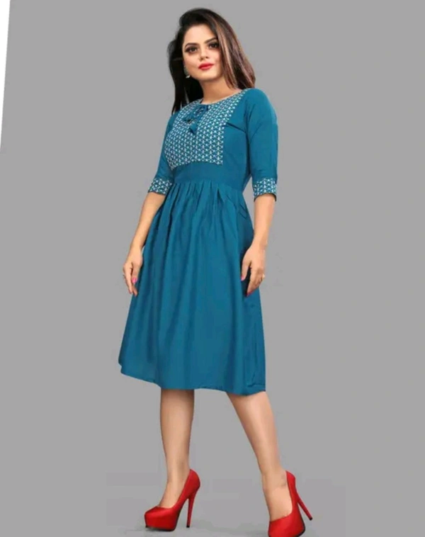 Womsn Frock Girl Cloth Cotton Froq western dress for women
Name: western dress for women
Fabric: Viscose Rayon
Sleeve Length: Three-Quarter Sleeves
Pattern: Embroidered
Net Quantity (N): 1
Sizes:
S, M, L, XL, XXL
A good quality dress for women. It will give them a classy and comfort look.This is designed as per the latest trends to keep you in sync with high fashion    - S