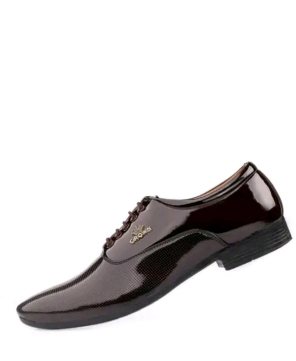 patten relaxsable man formal shoes
Name: patten relaxsable man formal shoes
Material: Patent Leather
Sole Material: PVC
Fastening & Back Detail: Lace-Up
Pattern: Solid
Sizes: 
IND-6 (Foot Length Size: 24.5 cm, Foot Width Size: 9.4 cm) 
IND-7 (Foot Length Size: 25.5 cm, Foot Width Size: 9.7 cm) 
IND-8 (Foot Length Size: 26.5 cm, Foot Width Size: 10 cm) 
IND-9 
IND-10 - 6