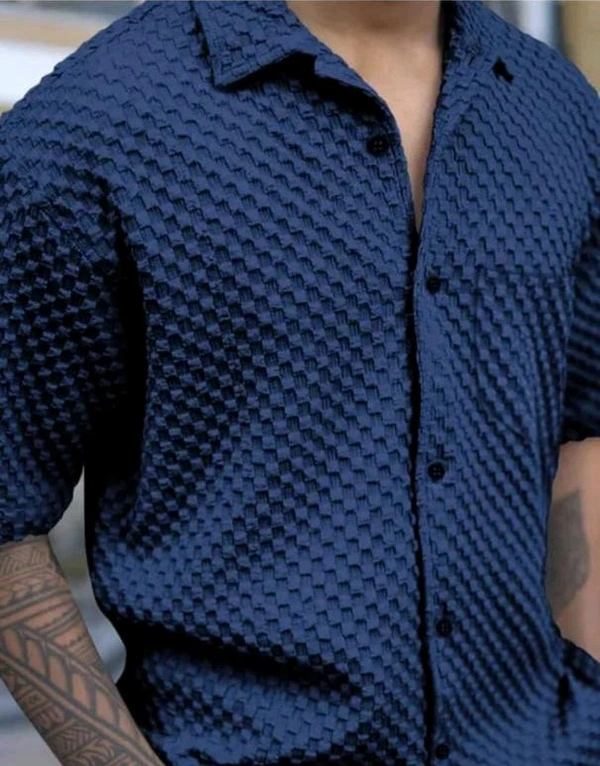 Half Shirt For Man Men Pretty Latest Men Shirts
Name: Pretty Latest Men Shirts
Fabric: Polycotton
Sleeve Length: Long Sleeves
Pattern: Striped
Net Quantity (N): 1
Sizes:
S - M