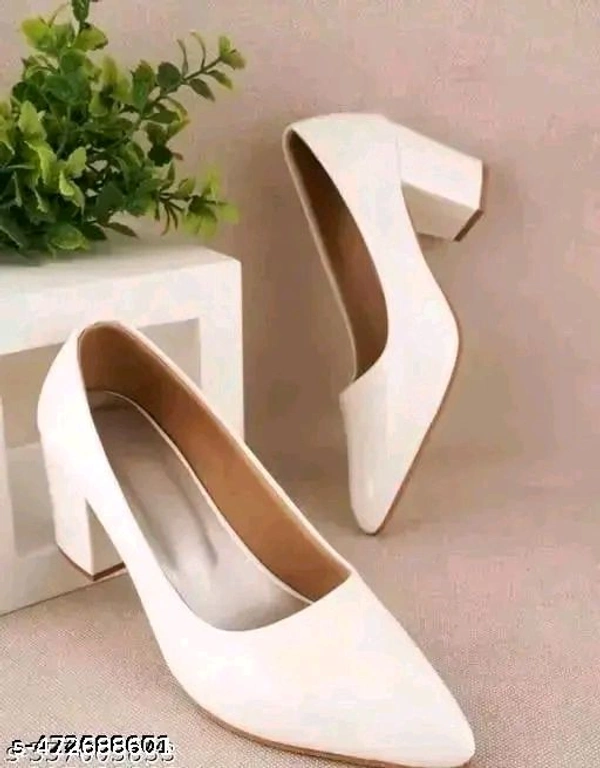 Woman Jooti Shoes High Heel U R WOMEN
Name: U R WOMEN
Material: Patent Leather
Sole Material: Pvc
Pattern: Solid
Net Quantity (N): 1
GOOD QUALITY 
BEST PRODUCT
 - 7