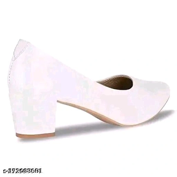 Woman Jooti Shoes High Heel U R WOMEN
Name: U R WOMEN
Material: Patent Leather
Sole Material: Pvc
Pattern: Solid
Net Quantity (N): 1
GOOD QUALITY 
BEST PRODUCT
 - 7