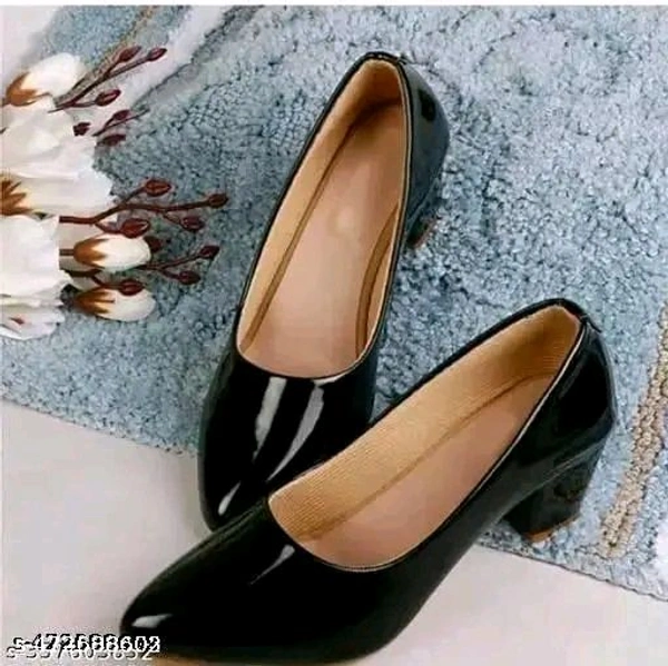 Woman Jooti Shoes High Heel U R WOMEN
Name: U R WOMEN
Material: Patent Leather
Sole Material: Pvc
Pattern: Solid
Net Quantity (N): 1
GOOD QUALITY 
BEST PRODUCT
 - 9