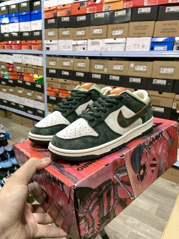 Nike SB Dunk Low Otomo Katsuhiro Green Suede   - 41