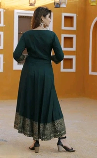 Kashvi Petite Women Kurta Sets - S