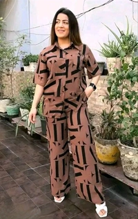 Trendy Graceful Women Top & Bottom Sets - M