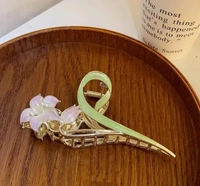 🌸 Elegant Lily Bloom Hair Claw Clip – Floral Green & Purple Metal Clutcher 🌿