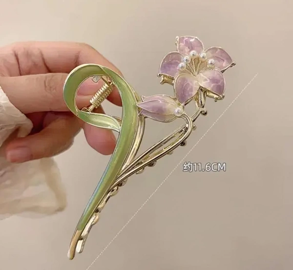 🌸 Elegant Lily Bloom Hair Claw Clip – Floral Green & Purple Metal Clutcher 🌿