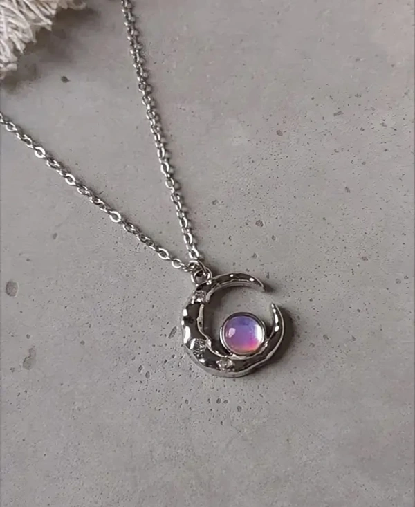 🌙 MoonGlow™ Silver Moonstone Pendant Necklace – A Celestial Gift for Women & Girls