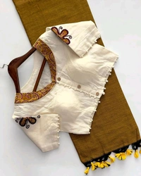 Fabric :-  Khadi cotton 

Blouse :- Pure Khadi Blouse (size 38 alterable upto 42)

 *Rate :-₹ 1325/-*
Unpea15july - 38 To 42