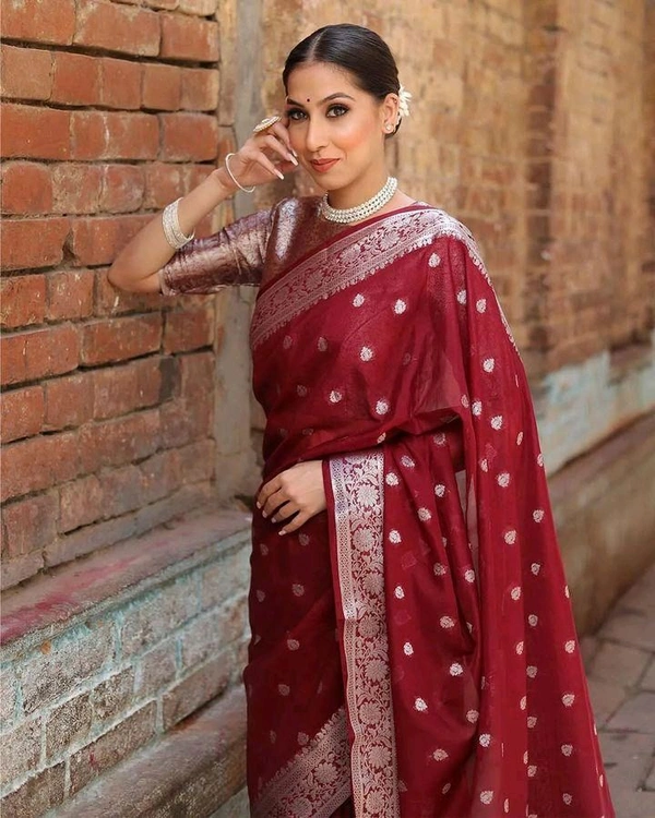 Soft Orgenza Pure weave Zari saree
All over Running Orgenza Blouse

