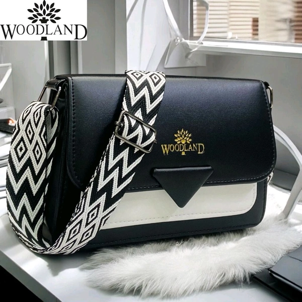 
WOODLAND
2 partition with pocket inside
Medium Quality 
Please note - Broad Belt Will Come Of Random Colour Not Same*
6 attractive colours
Size - 6 by 8 inches 