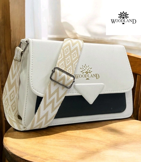 
WOODLAND
2 partition with pocket inside
Medium Quality 
Please note - Broad Belt Will Come Of Random Colour Not Same*
6 attractive colours
Size - 6 by 8 inches 