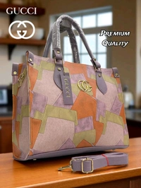 GUCCI
MATERIAL
Pu vegan leather material 
One compartment 
Long adjustable belt.