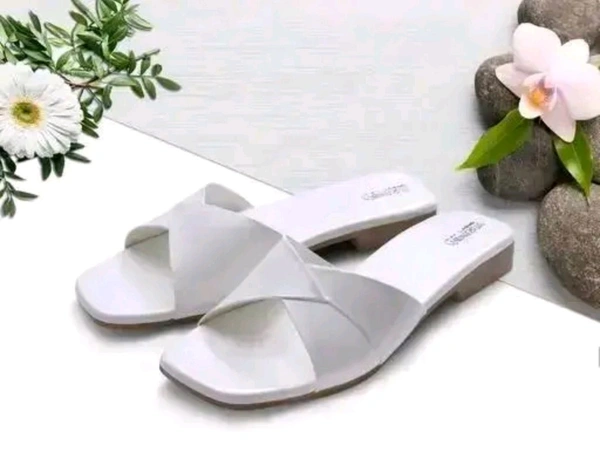 Woman Sandal Girl Sandal Women Casual Flat Sandal | Women Flat Slipper | 
Name: Women Casual Flat Sandal | Women Flat Slipper | 
Material: Synthetic
Sole Material: Synthetic
Pattern: Solid
Fastening & Back Detail: Slip-On
Net Quantity (N): 1
 - 4