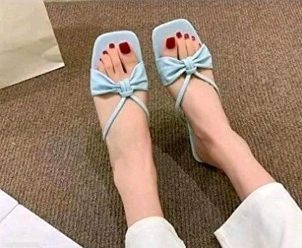 Girl Sandal Woman Sandals flast _woman
Name: flast _woman
Material: Canvas
Sole Material: Pvc
Pattern: Solid
Fastening & Back Detail: Open Back
Net Quantity (N): 1
 - 4