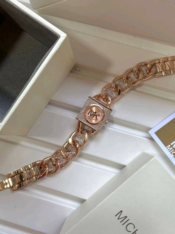 Michael Kors Luxury Rose Gold Stylish Girls Watch 