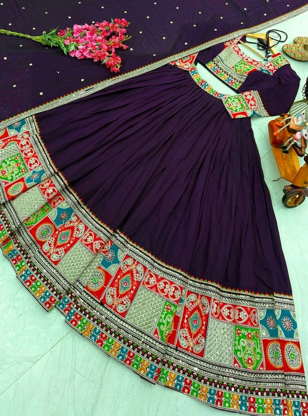 Amrit Kalá  Real Modeling New Designer Lahanga Choli And Duppata Set - Purple