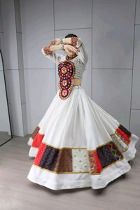 Amrit Kalā  Ethnic Women Lehenga With Fancy Top👜 - White